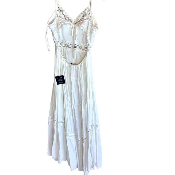 Lulu’s Sleeveless Backless Lace Cutout Maxi Dress White Rayon Boho Bridal - Picture 10 of 14